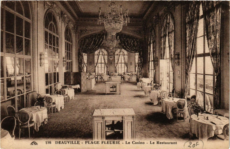 Carte postale ancienne Deauville - Plage Fleurie Le Casino. Le Restaurant à Deauville