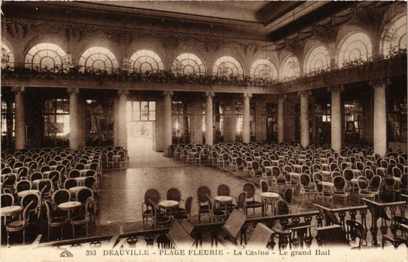 Carte postale ancienne Deauville - Plage Fleurie Le Casino. Le grand Hall à Deauville
