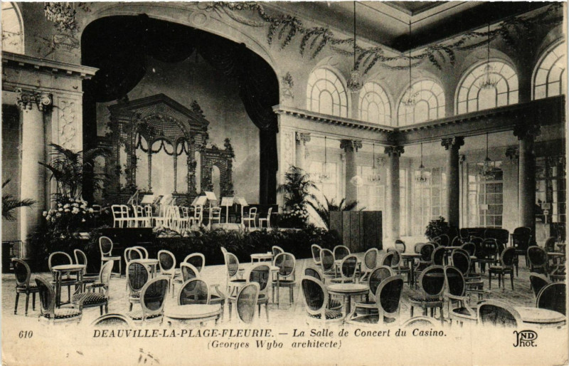 Carte postale ancienne Deauville - La Plage Fleurie La Salle de Concert du Casino à Deauville