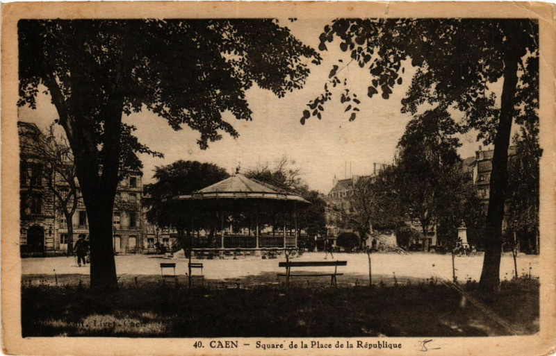 Carte postale ancienne Caen - Square de la Place de la Republique à Caen