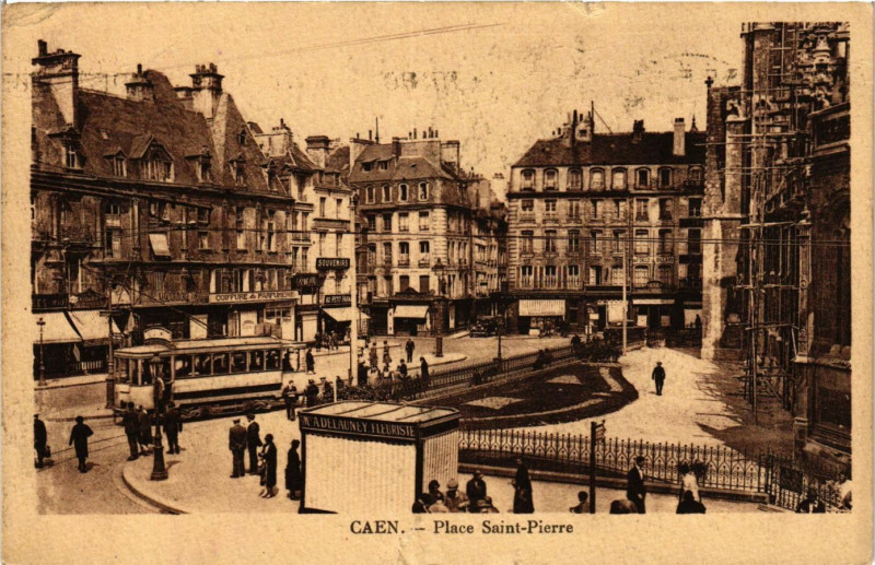 Carte postale ancienne Caen - Place Saint-Pierre à Caen