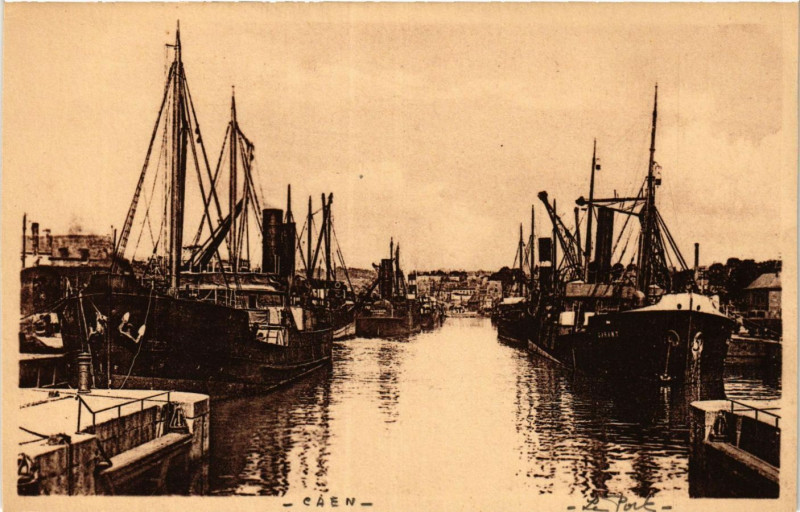Carte postale ancienne Caen - Le Port à Caen
