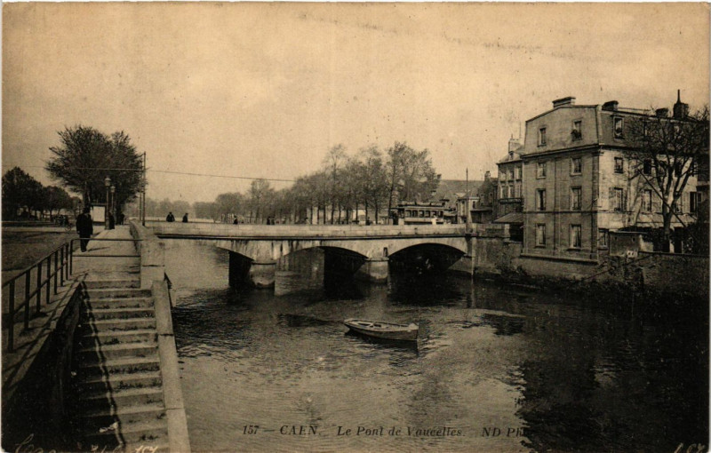 Carte postale ancienne Caen - Le Pont de Vaucelles à Caen