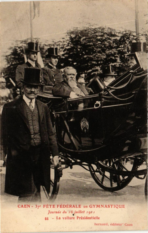 Carte postale ancienne Caen - Féte Fédérale de Gymnastique La voiture Présidentielle à Caen