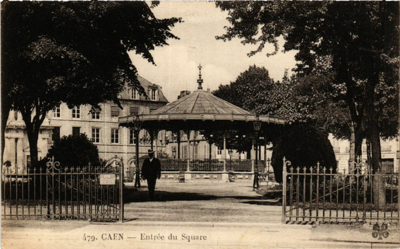 Carte postale ancienne Caen - Entrée du Square à Caen