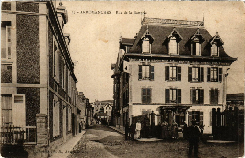 Carte postale ancienne Arromanches - Rue de la Batterie