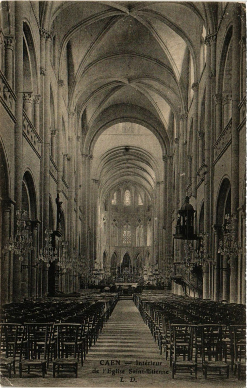 Carte postale ancienne Caen - Interieur de l'Eglise Saint-Etienne à Caen
