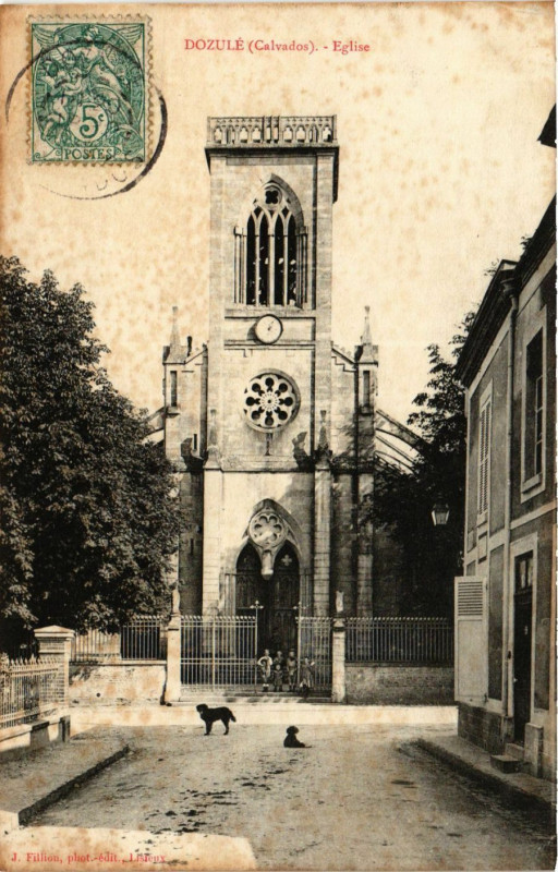 Carte postale ancienne Dozule - Eglise à Dozulé