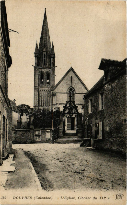 Carte postale ancienne Douvres - L'Eglise - Clocher
