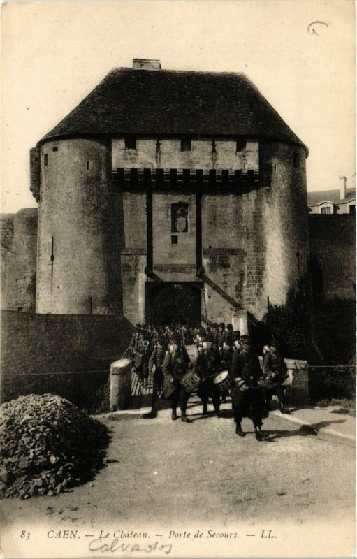 Carte postale ancienne Caen - Le Chateau - Porte de Secours à Caen