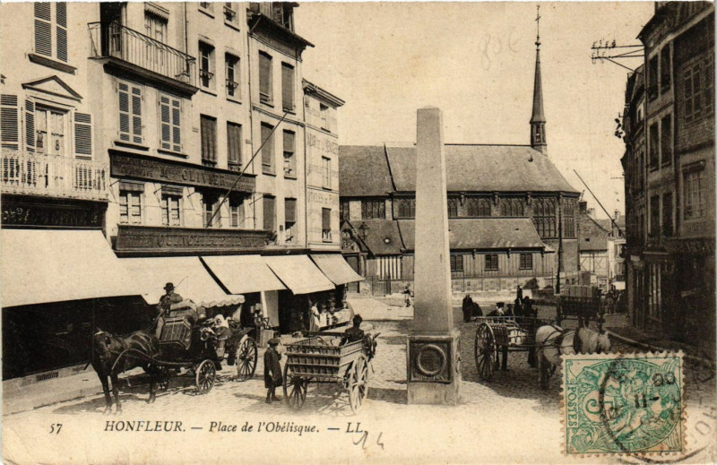 Carte postale ancienne Honfleur - Place de l'Obelisque à Honfleur