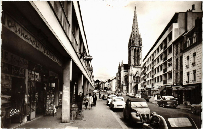 Carte postale ancienne Caen - Rue Saint-Pierre et l'Eglise à Caen