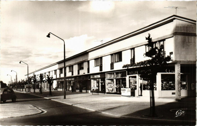 Carte postale ancienne Caen - La Gueriniere - Place de la Liberté à Caen