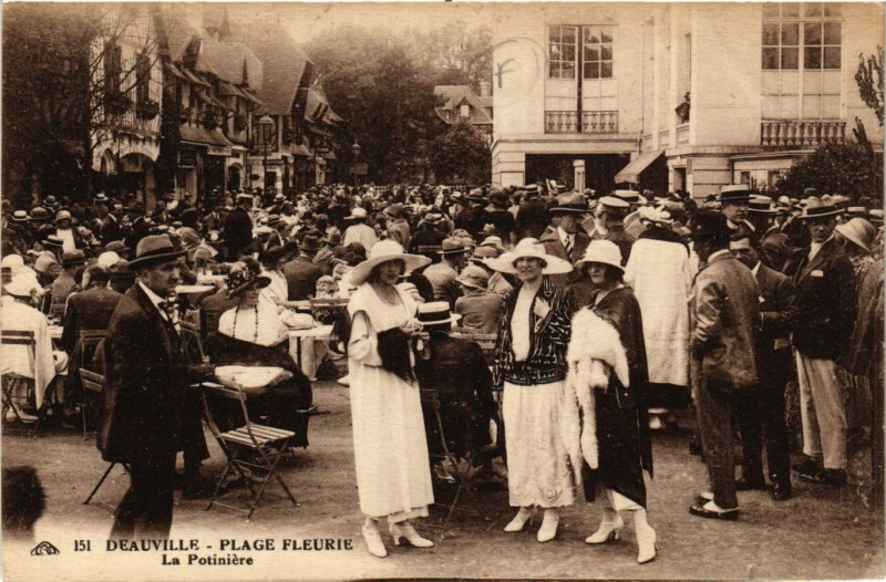Carte postale ancienne Deauville - Plage Fleurie - La Potiniere à Deauville