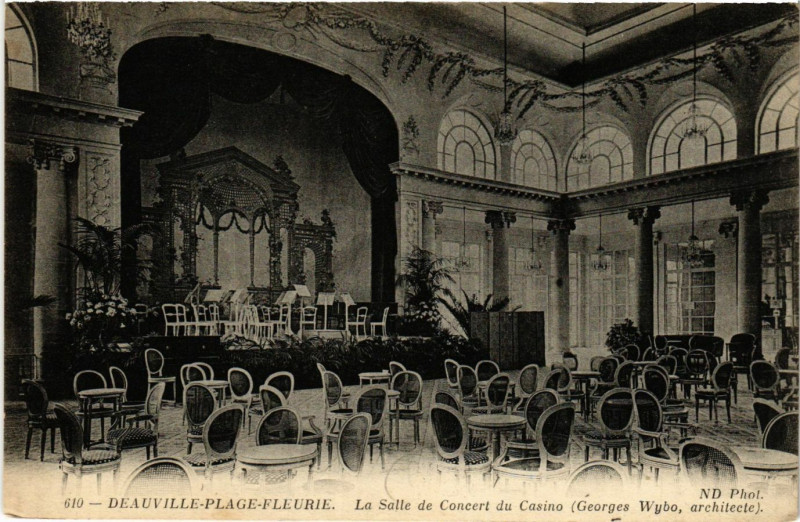 Carte postale ancienne Deauville - Plage-Fleurie - La Salle de Concert à Deauville