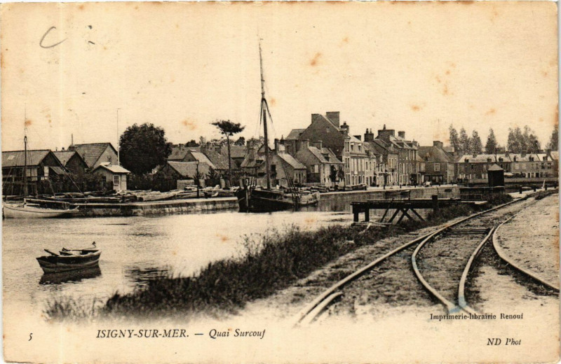 Carte postale ancienne Isigny-sur-Mer - Quai Surcouf à Isigny-sur-Mer