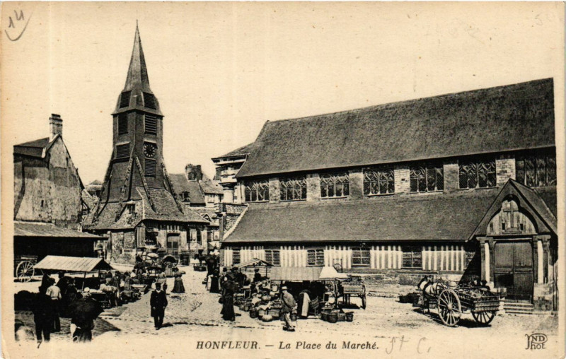 Carte postale ancienne Honfleur - La Place du Marché à Honfleur