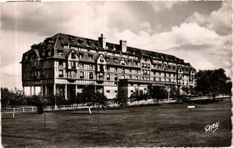 Carte postale ancienne Deauville - La Plage Fleurie - Hotel du Golf à Deauville