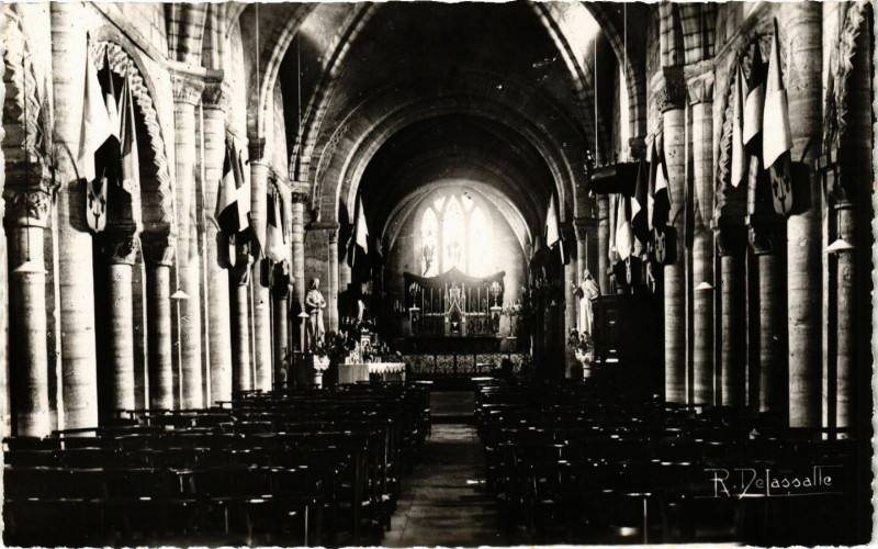 Carte postale ancienne Creully - l'Eglise - Interieur