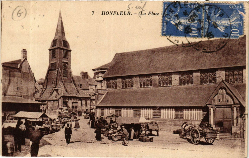 Carte postale ancienne Honfleur - La Place à Honfleur