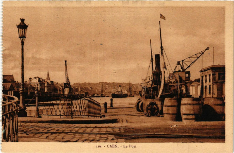 Carte postale ancienne Caen - Le Port à Caen