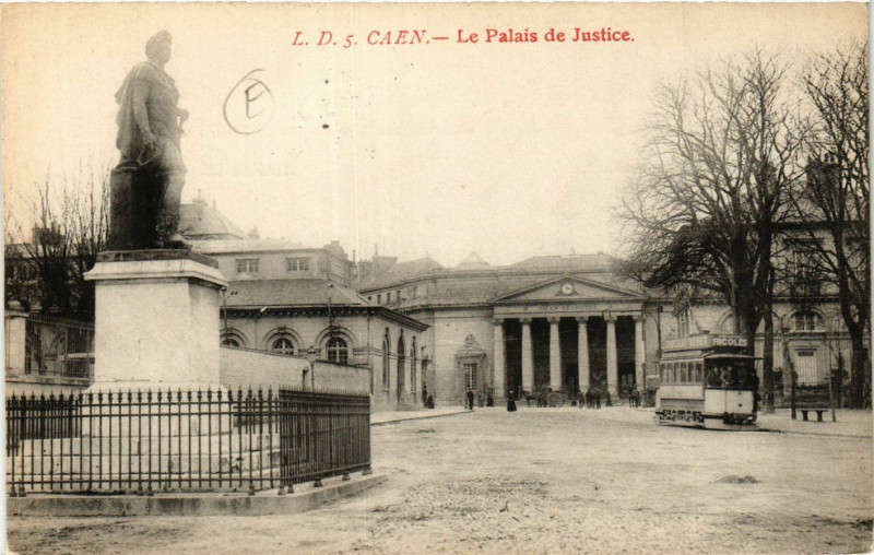 Carte postale ancienne Caen - Le Palais de Justice à Caen