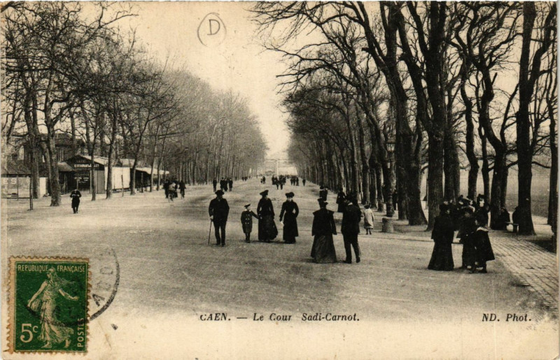 Carte postale ancienne Caen - Le Cour Sadi-Carnot à Caen