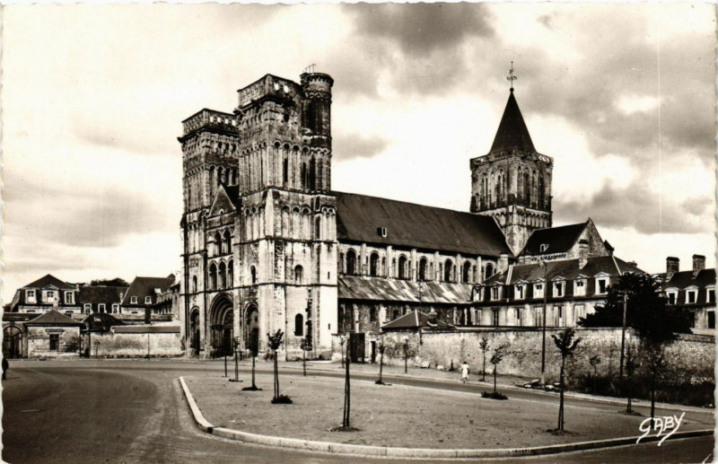 Carte postale ancienne Caen - L'Abbaye aux Dames à Caen
