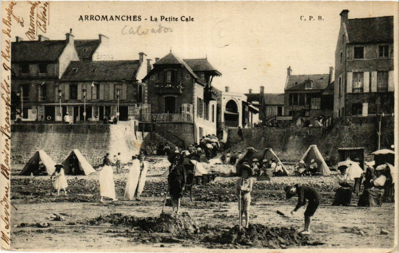 Carte postale ancienne Arromanches - La Petite Cale