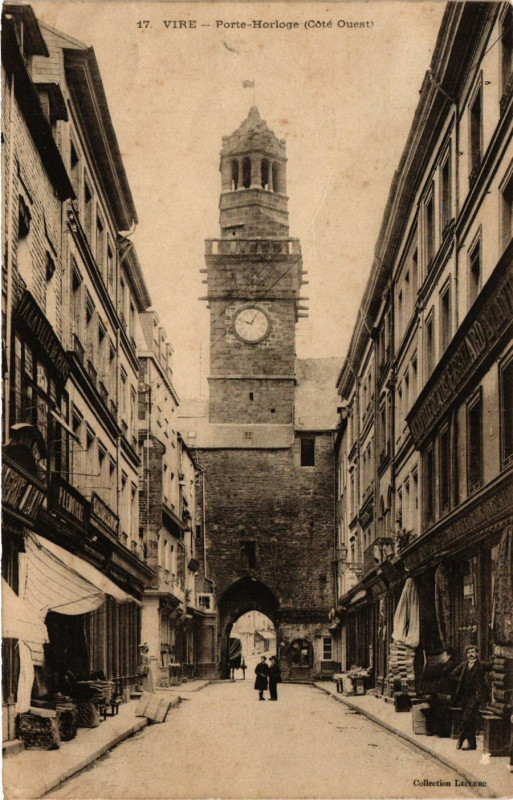 Carte postale ancienne Vire - Porte Horloge