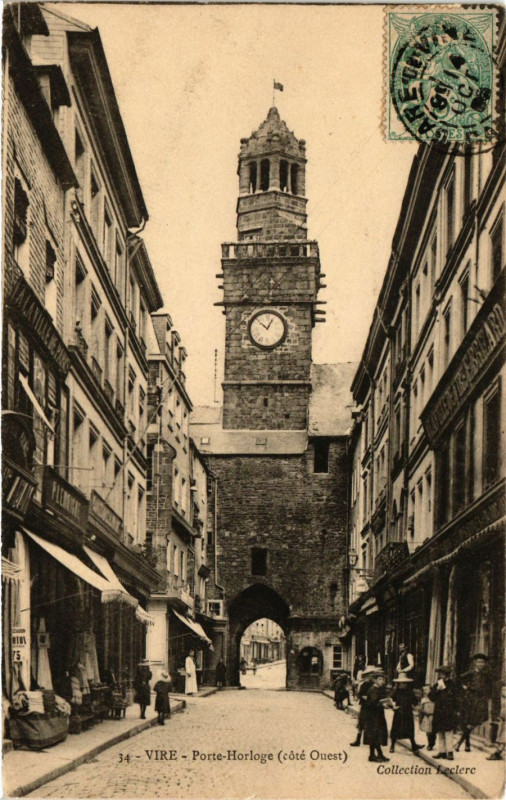 Carte postale ancienne Vire - Porte Horloge