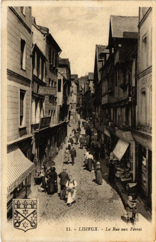 Carte postale ancienne Lisieux - Rue aux Fevres à Lisieux