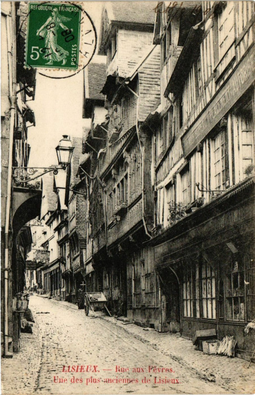 Carte postale ancienne Lisieux - Rue aux Fevres à Lisieux