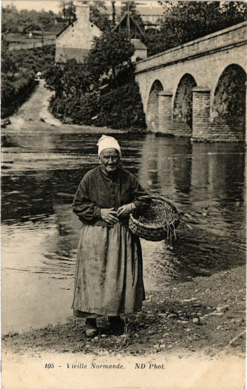 Carte postale ancienne Vieille Normande