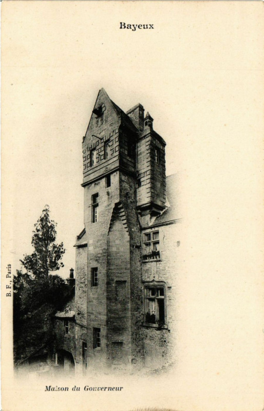 Carte postale ancienne Bayeux - Maison du Gouverneur à Bayeux