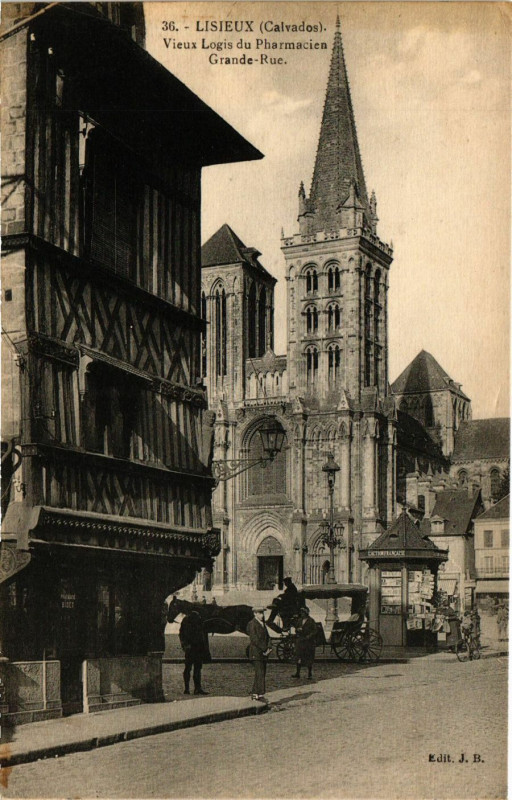 Carte postale ancienne Lisieux - Vieux Logis à Lisieux