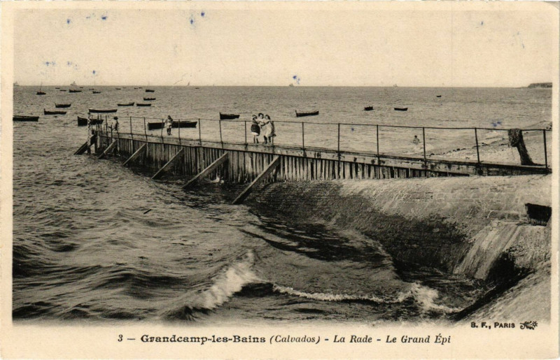 Carte postale ancienne Grandcamp-les-Bains - La Rade