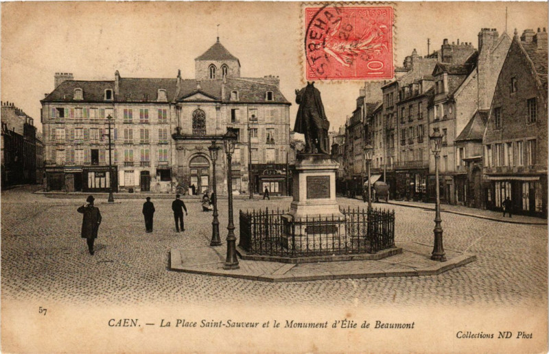 Carte postale ancienne Caen - La Place Saint-Sauveur à Caen