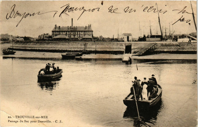 Carte postale ancienne Trouville-sur-Mer - Passage du Bac à Trouville-sur-Mer