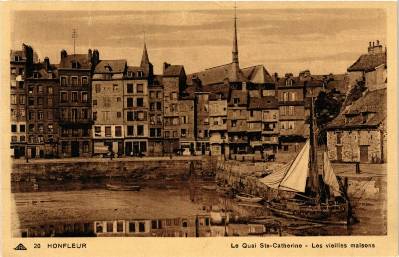Carte postale ancienne Honfleur - Le quai Sainte-Catherine à Honfleur