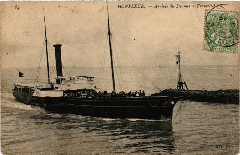Carte postale ancienne Honfleur - Arrivee du Steamer à Honfleur