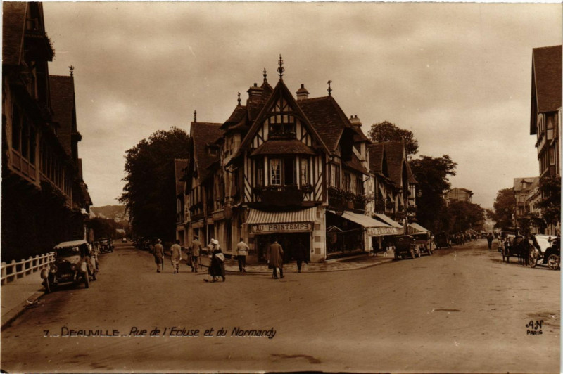 Carte postale ancienne Deauville - Rue de l'Ecluse à Deauville