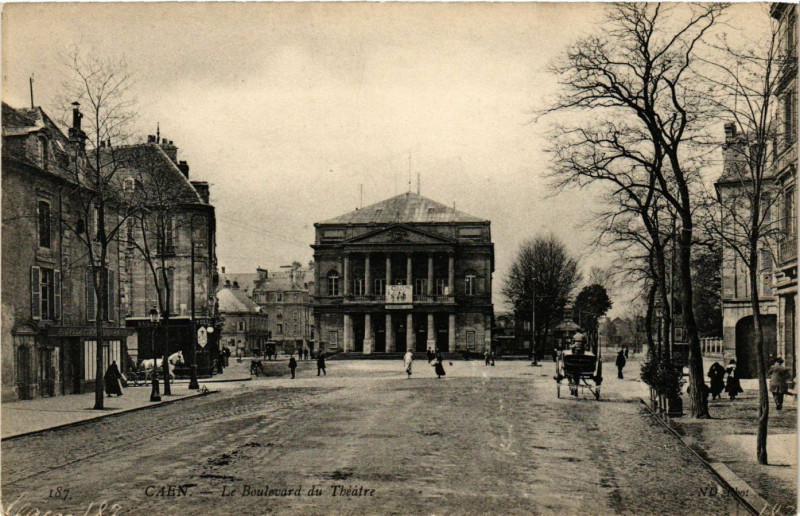 Carte postale ancienne Caen - Le Boulevard du Theatre à Caen