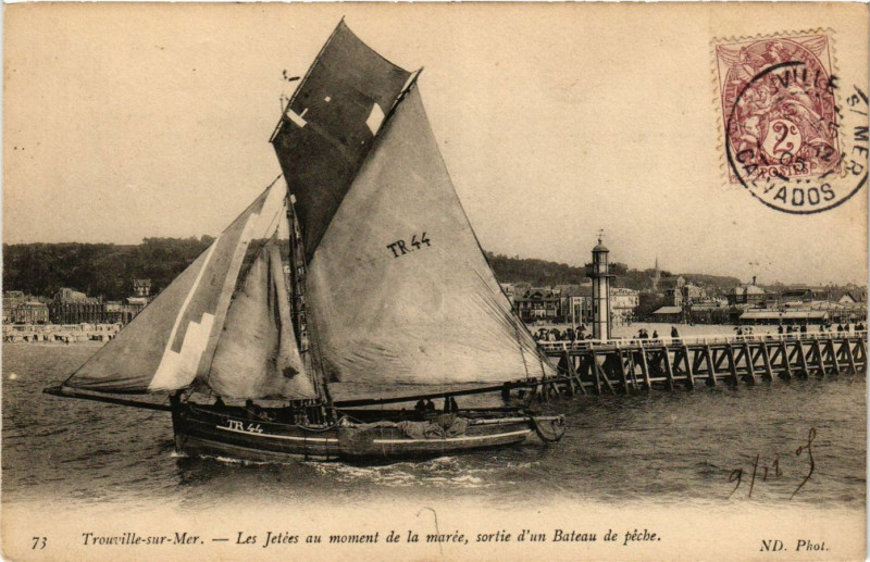 Carte postale ancienne Trouville-sur-Mer - Les Jetees à Trouville-sur-Mer