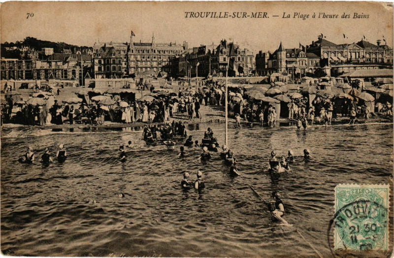 Carte postale ancienne Trouville-sur-Mer - La Plage à Trouville-sur-Mer