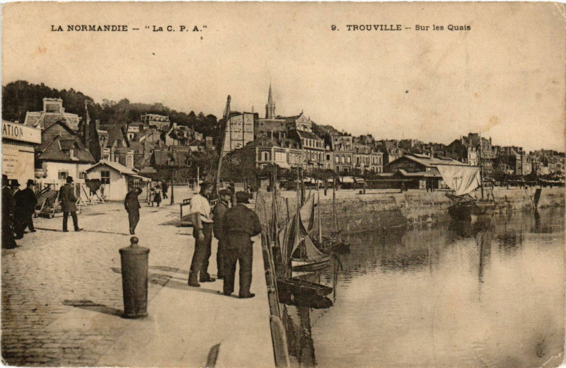Carte postale ancienne Trouville - Sur les Quais