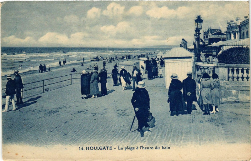 Carte postale ancienne Houlgate - La plage à Houlgate