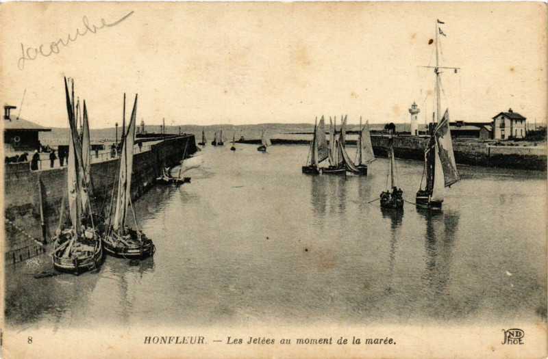 Carte postale ancienne Honfleur - Les Jetees à Honfleur