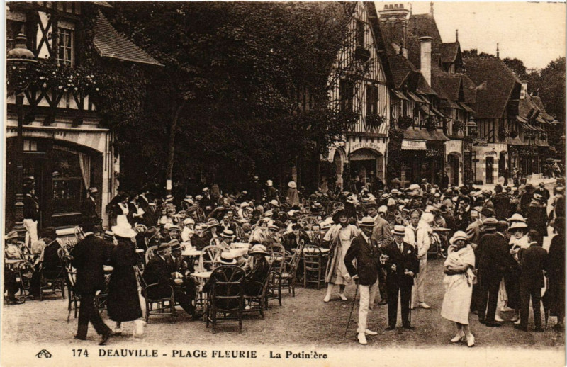 Carte postale ancienne Deauville - Plage Fleurie à Deauville