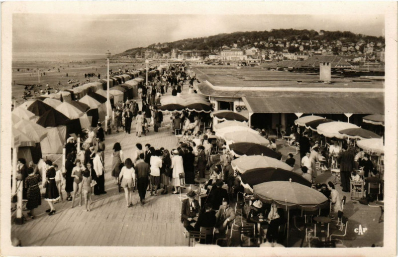 Carte postale ancienne Deauville - Plage Fleurie à Deauville